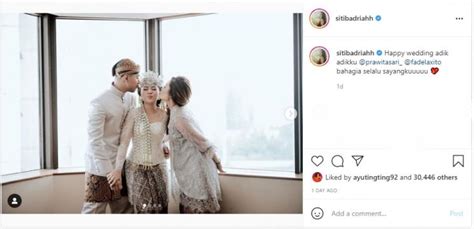 8 Potret Siti Badriah Di Pernikahan Adik Iparnya Cantik Memesona Bak Elsa
