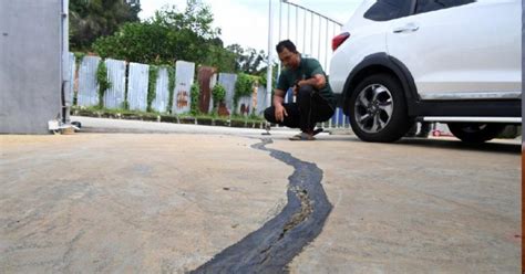 Berabad kita telah bercinta mengapa kini engkau berubah? Penduduk Dakwa Rumah Retak Akibat Letupan Batu Bagi Kerja ...