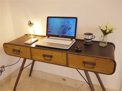 Vintage office desk illustrations & vectors. Vintage Style Writing Office Desk|Retro Style Desks ...