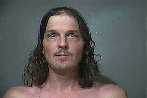 Terre Haute Man Faces Charges After Standoff With Police 1049 Waxi