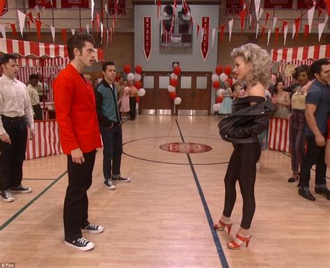 Julianne Hough S Sexy Sandy Leads Grease Live To Five Star Reviews