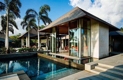 We cover the most beautiful villas, restaurants, cafes and hotels in the island of the gods. Kauhale Kai tropical modernism | Tropical architecture design, Bali style home, Tropical ...