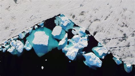 Video Shows A Greenland Glacier Collapsing The New York Times
