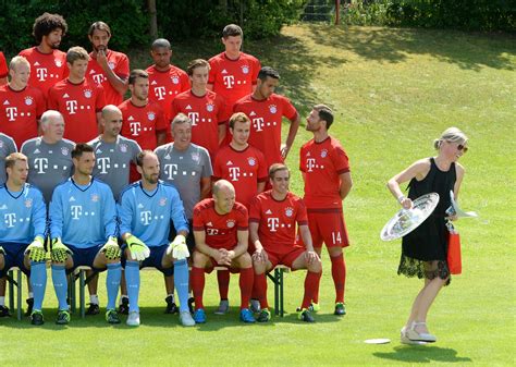 ʔɛf tseː ˈbaɪɐn ˈmʏnçn̩), fcb, bayern munich, or fc bayern. The Bayern Munich football team checking out an attractive ...