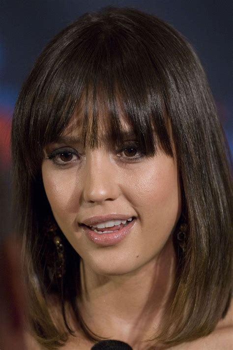 ️jessica Alba Hairstyles With Bangs Free Download