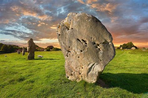 Avebury Neolithic Age Stone Ring Pictures Photos Images Menhir