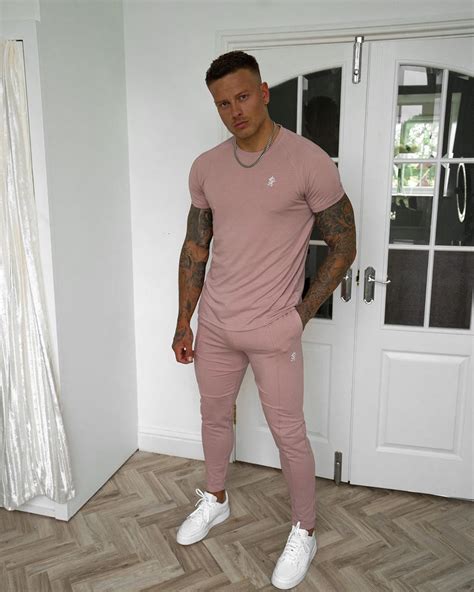 Love Island S Alex Bowen Stuns Fans With Huge Bulge As He Poses In A Pink Tracksuit The Sun