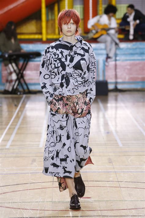 Find great deals on ebay for vivienne westwood corset. VIVIENNE WESTWOOD SPRING SUMMER 2017-18 COLLECTION | The ...