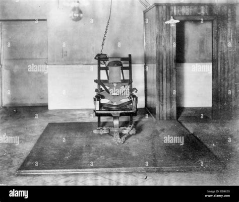 The Electric Chair In Auburn State Prison New York State 1908 Stock