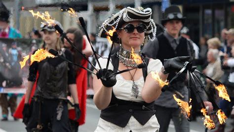 Thousands Enjoy Thames Steampunk Festival Parade Nz