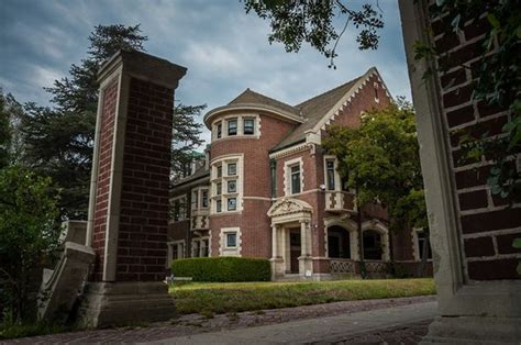 Murder House Van American Horror Story Te Huren Via Airbnb