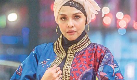 Noryn aziz yang bergelar juara berjaya merangkul wang tunai rm100,000 sumbangan astro, penginapan di royal chulan hotel & resort beserta piala gegar vaganza. 'Waktu terbaik untuk aktif' | Harian Metro