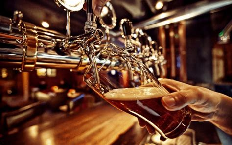 Le costine di maiale brasate alla guinness. Consigli e segreti per spillare la birra artigianale ...