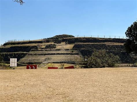 Capitalinos Acuden A Pir Mide De Cuicuilco Para Recargar Energ A