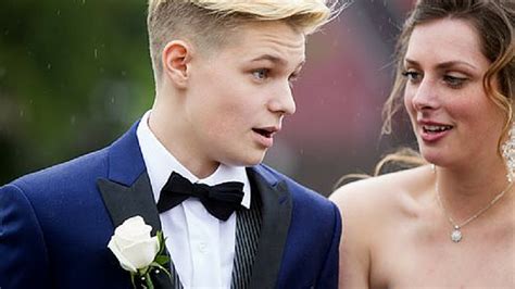 girl barred from prom for wearing suit has her prom night kiro 7 news seattle