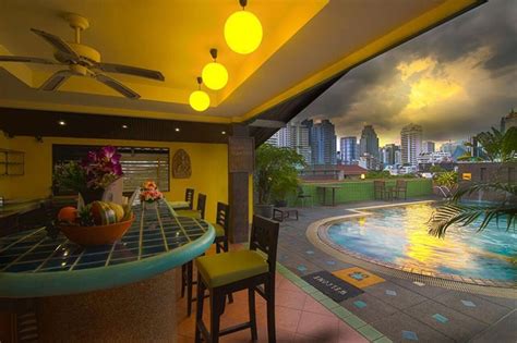 Reserva tu hotel en bangkok con destinia y déjate cautivar por lhas habitaciones del hotel sathorn, el hotel sukhumvit o el hotel ibis bangkok siam. Woraburi Sukhumvit Hotel & Resort, Bangkok ...