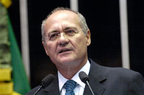 Senador pelo estado de alagoas. Renan Calheiros, candidato da Veja e da Globo