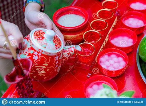 Traditional Chinese Tea Sets In Wedding Day Pouring Tea In A Chinese