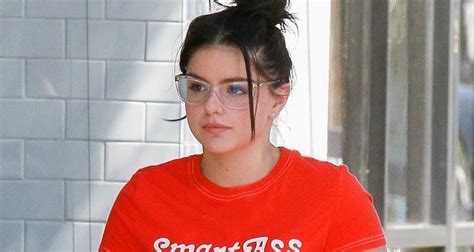 Ariel Winter Shows Her Fit Physique While Grabbing Lunch Ariel Winter Just Jared Jr