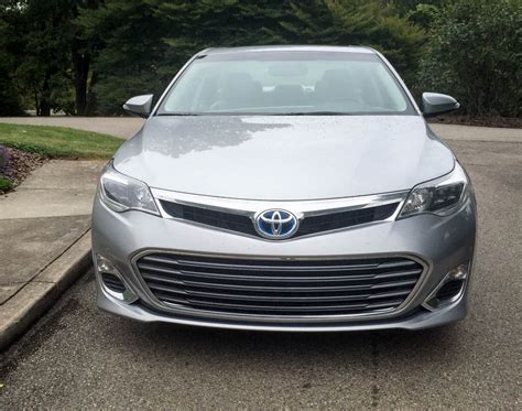 Review: 2015 Toyota Avalon Hybrid XLE Premium
