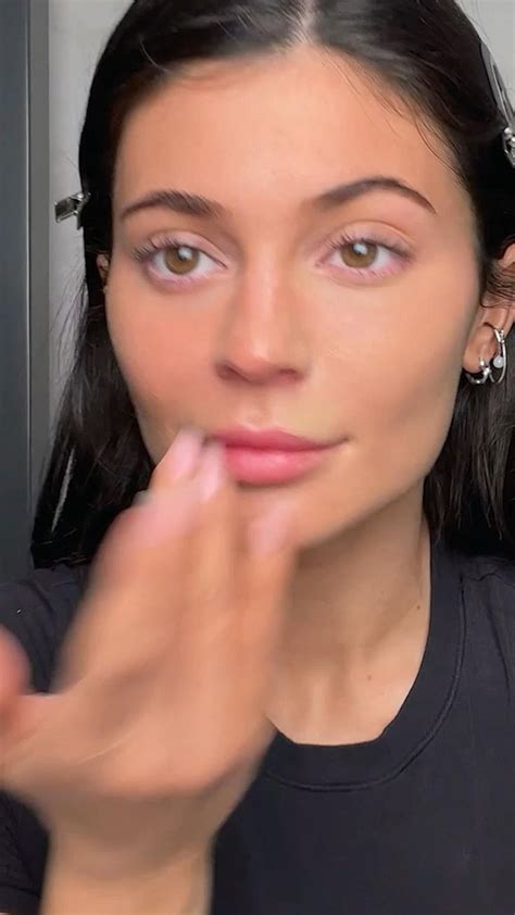 Achieve A Flawless And Natural Makeup Look