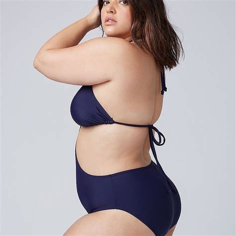 27 Sexy Plus Size Swimsuits For Your Romantic Beach Vacation