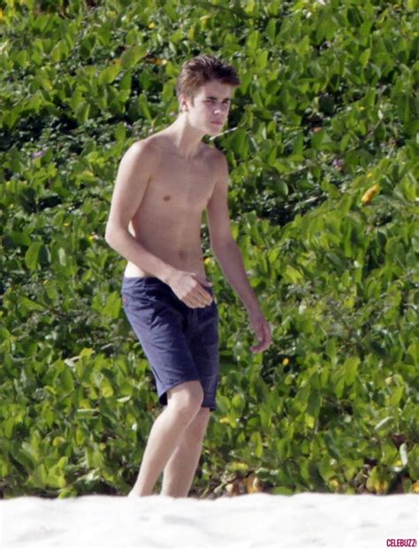 Justin Bieber Shirtless On Beach Cabo Mexico Jan 7 2012