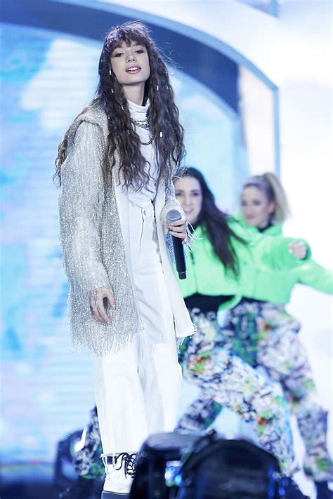 Winner of junior eurovision song contest 2019. Viki Gabor sprzedaje maseczki ochronne. Będzie hit? | Kozaczek