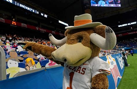 Why Your Mascot Sucks University Of Texas Longhorns Buckys 5th Quarter