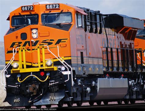 Up Close Of A Very Very Brand New Bnsf 6672 Leading The Hot Z Chi Sco