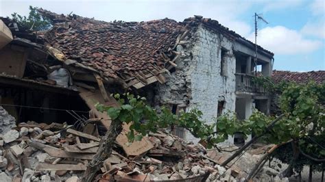 Radioaktives wasser soll gefiltert ins meer. Stärke 5,3 : Erdbeben erschüttert Albanien