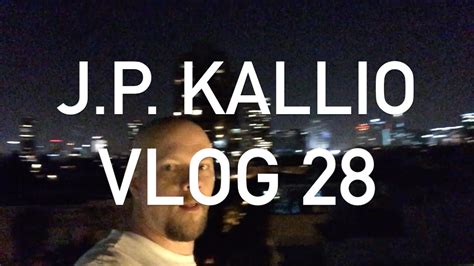 Around midnight the tornado siren starts going off, and we had to get our 4 little kids (ages 6 and under) down to the basement! Vlog 28 Molly Bloom's