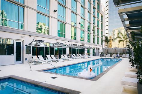 Carte Hotel San Diego Downtown Curio Collection By Hilton Pool