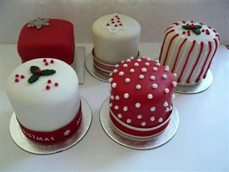 Pin By Verónica Liliana On Navidad Christmas Cake Designs Mini