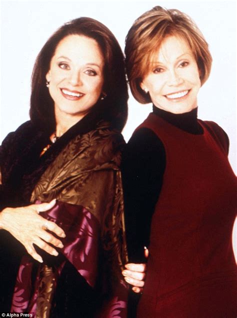 Valerie Harper Tweets Loving Tribute To Mary Tyler Moore Daily Mail