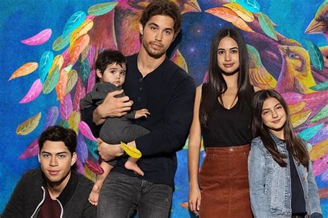 Party Of Five Season 2 Can We Expect A Release Date Status Latest Updates