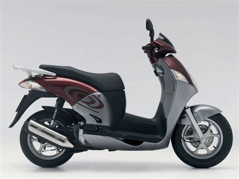 Like new suspension and wider tires. 2006 Honda @150 scooter wallpaper, specifications