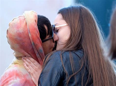 Anthony Kiedis Kisses Mystery Brunette In Italy Artofit