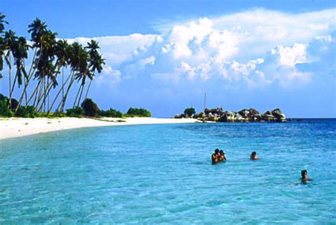 Pulau malaysia (malaysia island) membantu anda memilih pakej percutian pulau paling sesuai. All About Liyana@Dunia@Artis: 5 Pulau Paling Cantik Di ...