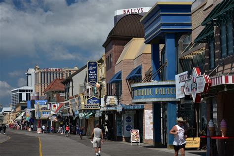 Atlantic City Boardwalk Built In 1870 To Keep The Sand Out Flickr