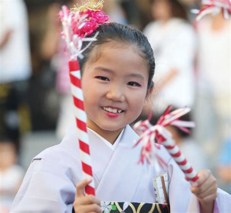 Nisei Week Celebrates Japanese Culture Beverly Press And Park Labrea