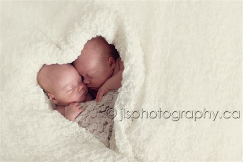 10 Outdoor Newborn Twins Photography Images Twin Baby Photography