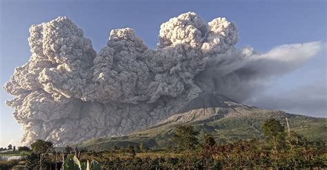Berita Gunung Sinabung Meletus Kondisi Terkini Penjelasan Pvmbg