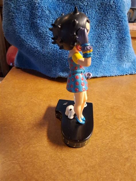 Betty Boop Danbury Mint Collectors Edition Figurine Betty Sings The