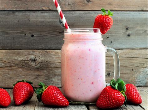 Strawberry Protein Smoothie Recipe And Nutrition Eat This Much