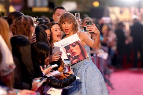 Taylor Swifts ‘eras Tour Movie Hits Theaters To Friendship Bracelets