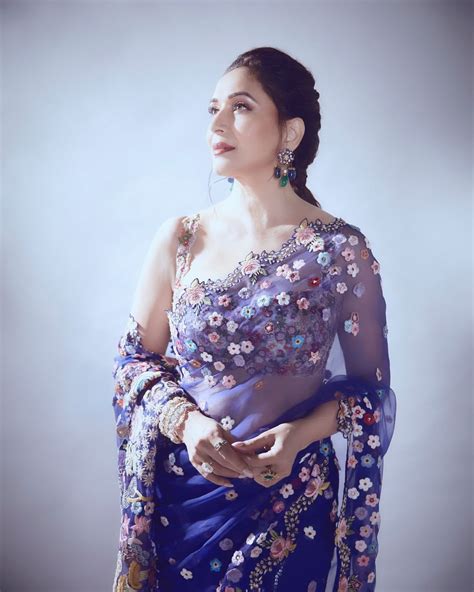 Madhuri Dixit In Her Purple Floral Saree On Dance Deewane 3 ലക്ഷങ്ങ