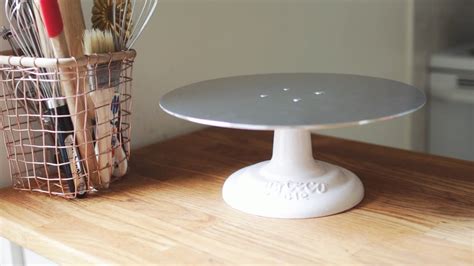 Ateco 7 pc cake decorating syringe & icing nozzle set $21.18 £14.95 a$27.36 ca$25.48 €17.33 rrp: Ateco 612 revolving cake stand / 아테코 612 리볼빙 케익 스탠드 - YouTube