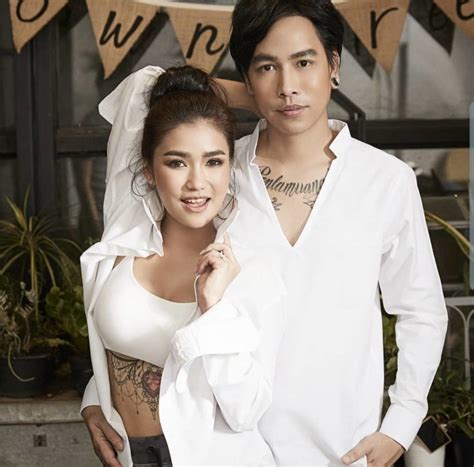 ชมพู่ ก่อนบ่าย ควง บอย วัชรพงศ์ พร้อมลูกชาย น้องธารา เปิดใจหลังโดนดราม่าแซะลูกหน้าแก่ แย้มแพลน. อัปเดต ล่ๅสุด "ชมพู่ ก่อนบ่าย" เผย เรื่องลูก