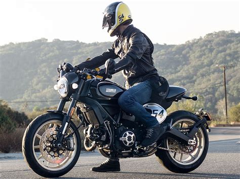 Ducati scrambler cafe racer is all set to launch in june 2021 with an estimated price of ₹ 10,00,000. 2017 Ducati Scrambler Cafe Racer - First Look - THE EMPIRE
